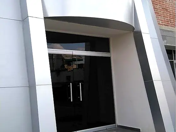 Fachada de alucobond terminada — Oficinas CMAPAS, Salamanca, Guanajuato