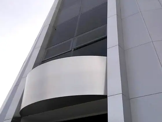 Fachada de alucobond terminada — Oficinas CMAPAS, Salamanca, Guanajuato
